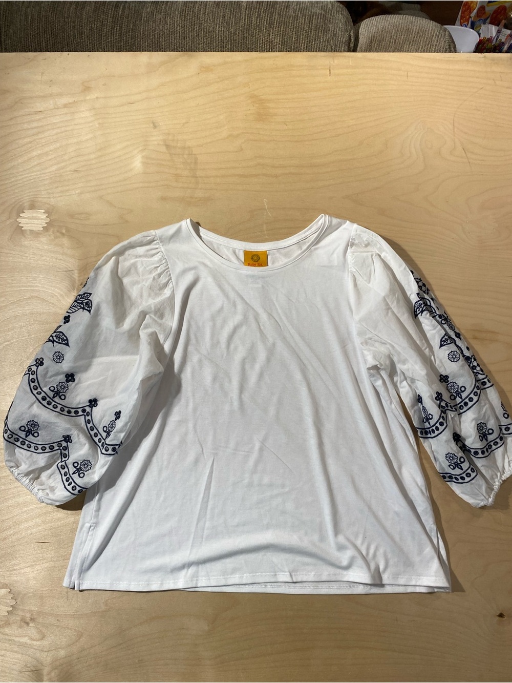 Ruby Rd. White Puff Sleeve Top with Navy Embroidery Small (RV) - Picture 5 of 9